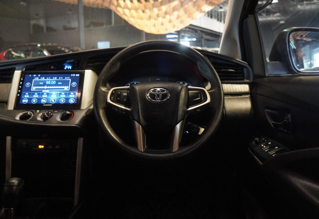 Toyota Innova Crysta 2.7GX 8 Seater