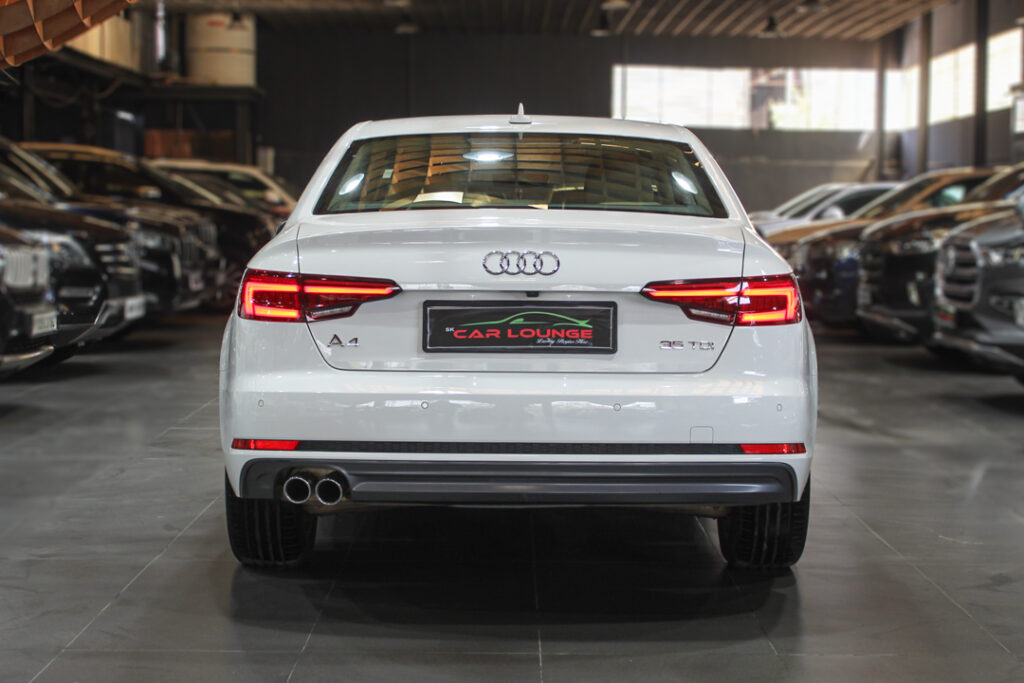Audi A4 35 TDi S-Line