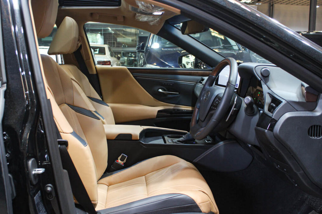 Lexus ES 300h Hybrid