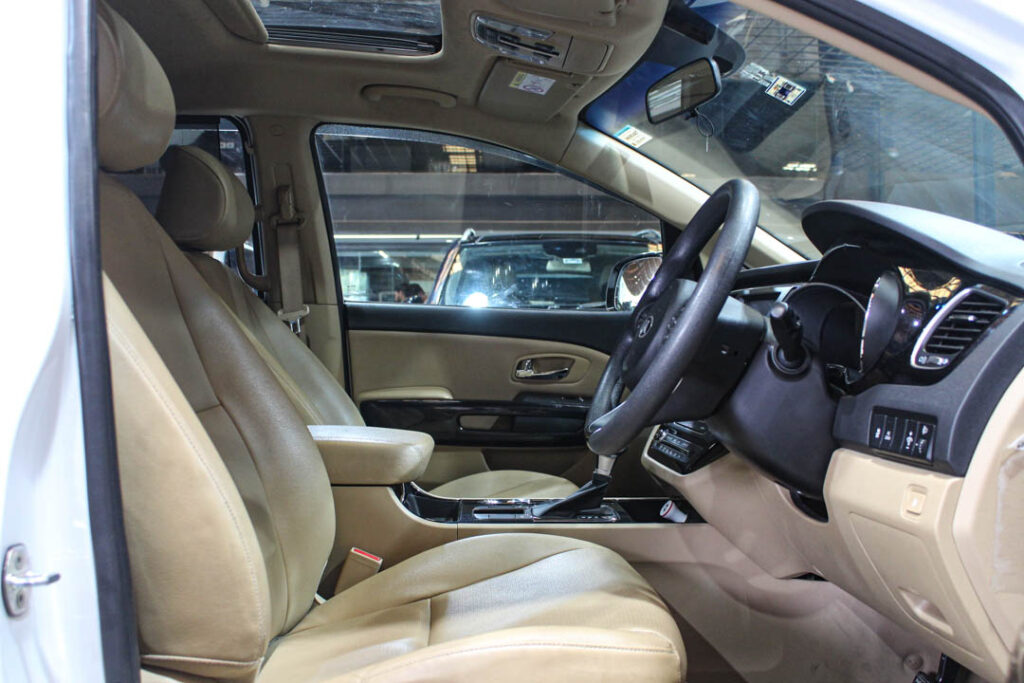 Kia Carnival Prestige