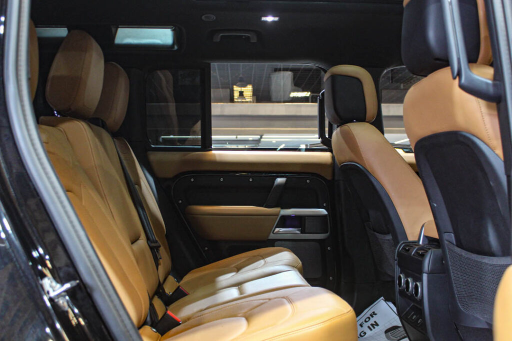 Land Rover Defender HSE P 300