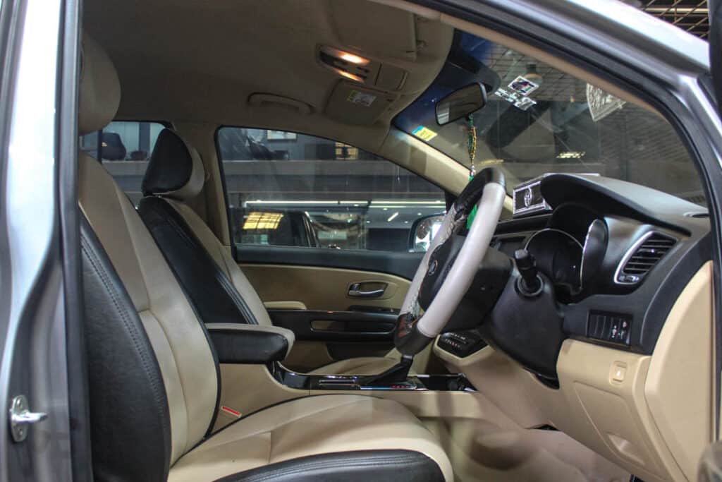 Kia Carnival Prestige