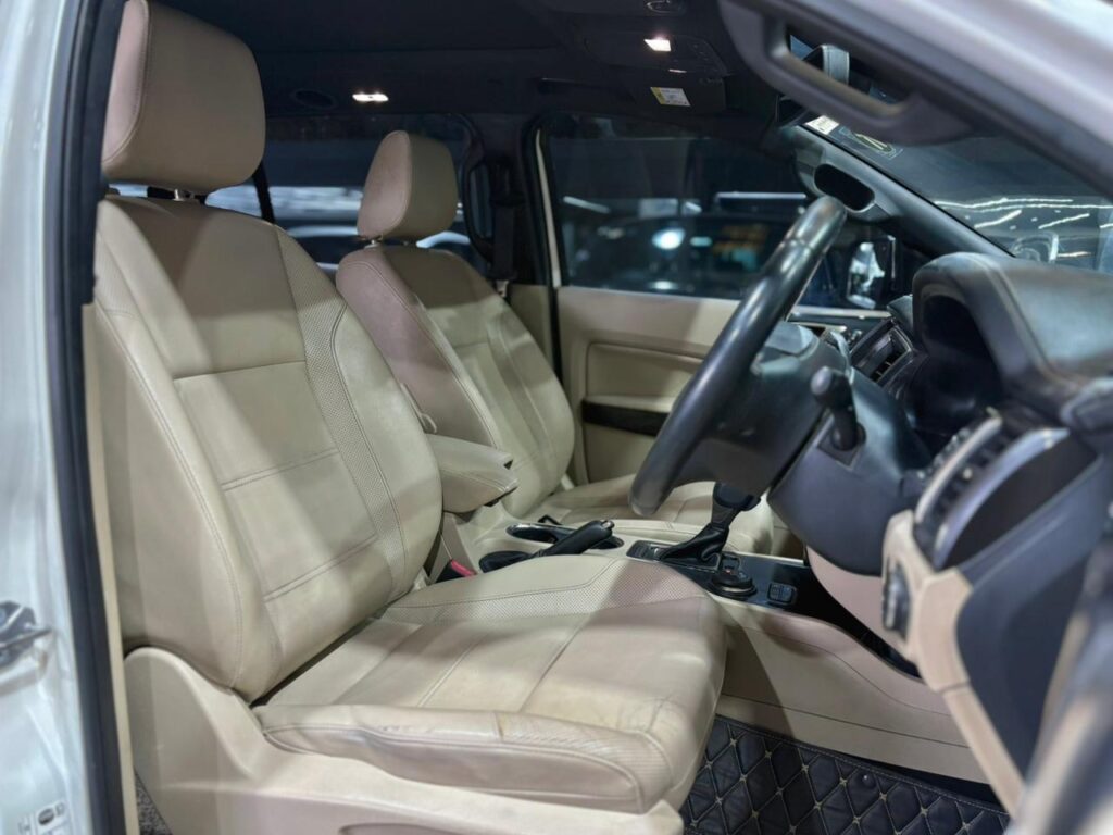 Ford Endeavour 3.2 Titanium